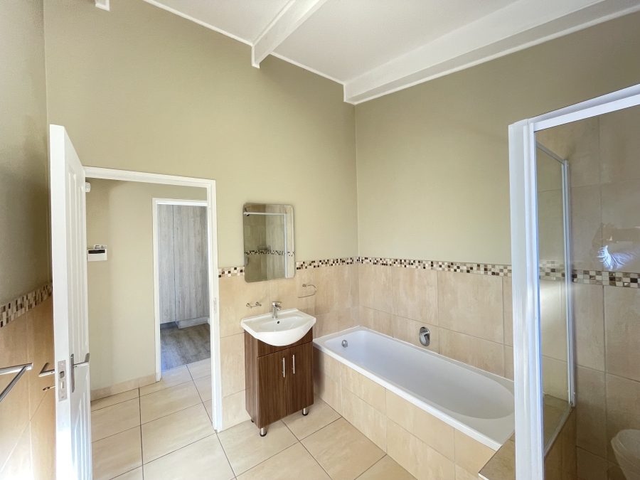 To Let 3 Bedroom Property for Rent in Berea Eastern Cape